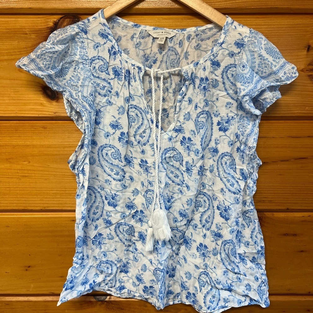 Lucky Brand Short Sleeve V Neck Paisley print with tie details Womens Medium Top